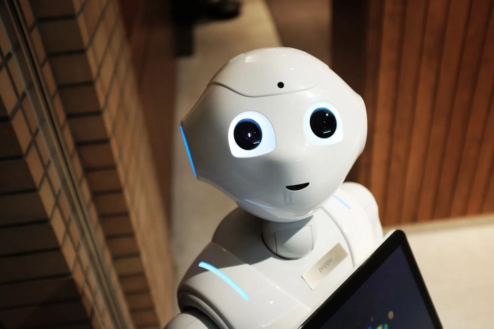 وكلاء الذكاء الاصطناعي (AI Agents): الجيل القادم بعد الشات بوت لأتمتة عملك
