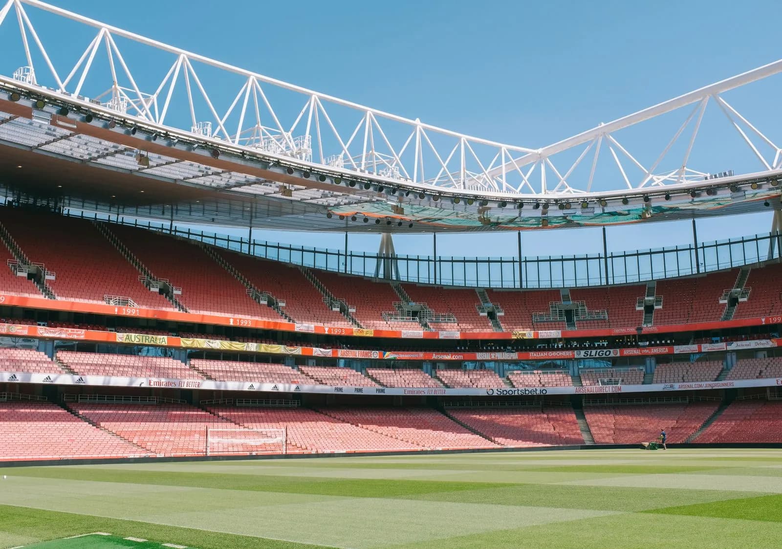 التحقق البيومتري وبصمة الوجه في ملاعب كأس العالم 2026: كيف يعمل وما درسه لشركتك؟